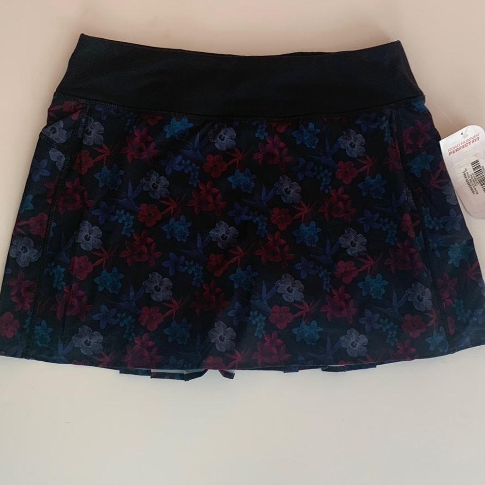 Roadrunner Sports running skort, women’s L, NWT